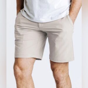 WESTERN RISE Evolution beige shorts. 32”